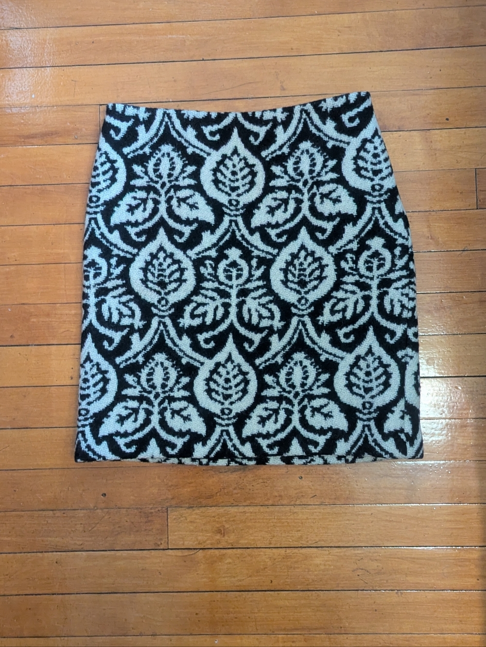 J. McLaughlin Womens Wool Pencil Skirt Size 4 Black Embroidered Damask Workwear